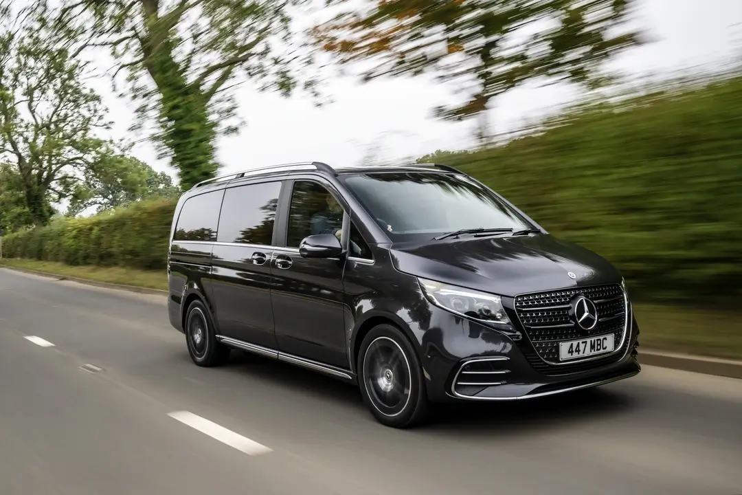 Original-47981-mercedes-vclass-0002